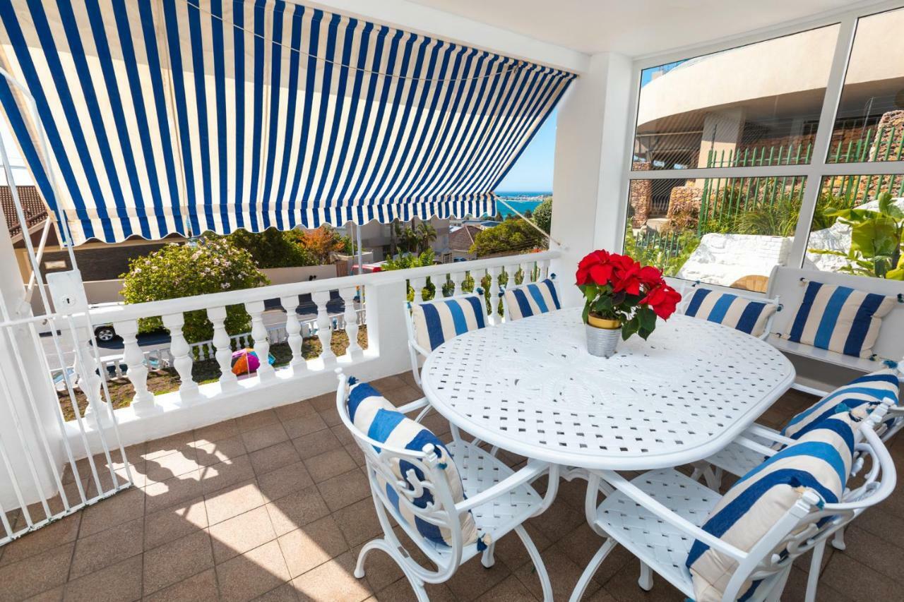 Villa On Camps Bay Drive Cape Town Bagian luar foto